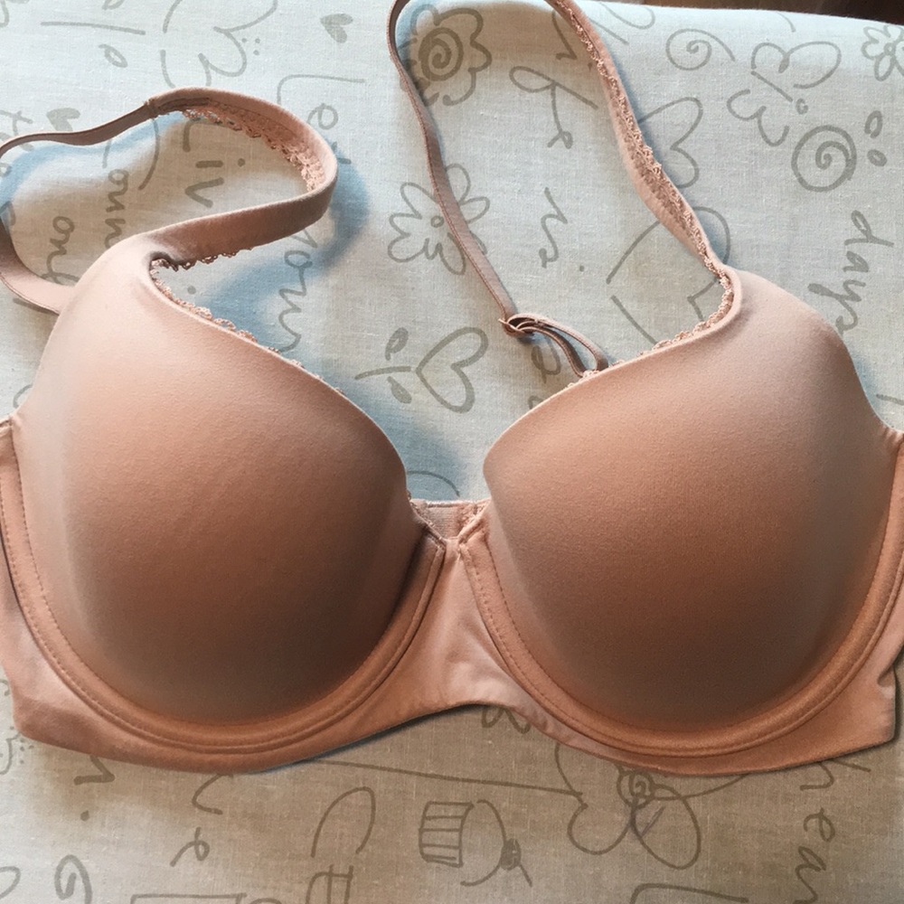 VS Body by Victoria lightly lined Demi.